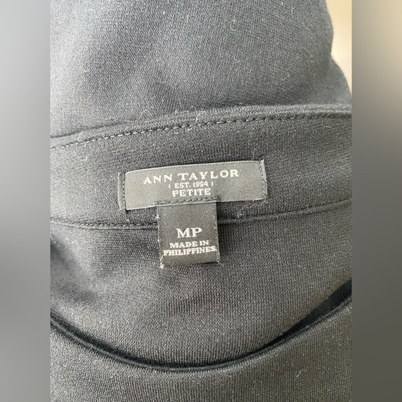 ANN TAYLOR MP Women's Black Zipper sided Top - Picture 7 of 7